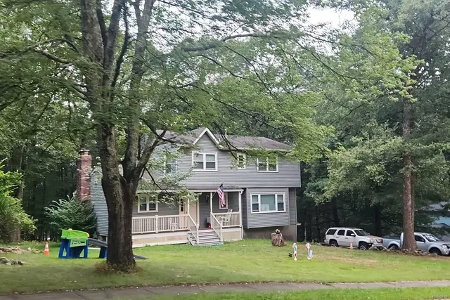 60 Ann Rd, Long Valley, NJ 07853