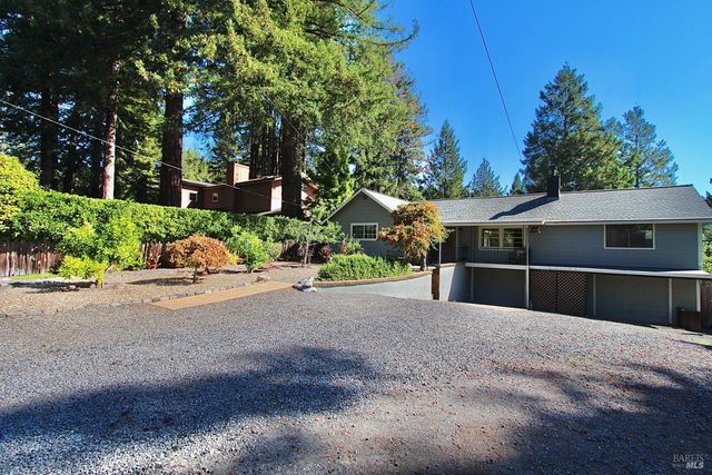 16365 Wright Dr, Guerneville, CA 95446