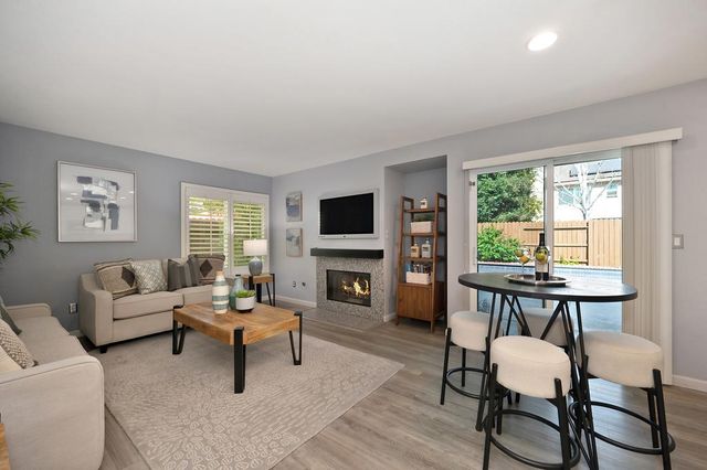 8288 Primoak Way, Elk Grove, CA 95758
