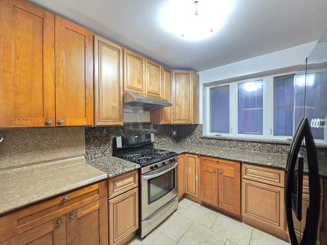 2370 E  28th St #1, Brooklyn, NY 11229