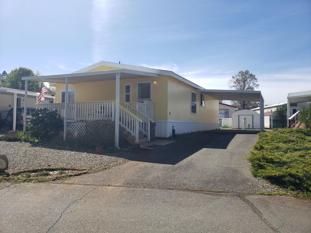 222 Ollis Rd #79, Cave Junction, OR 97523