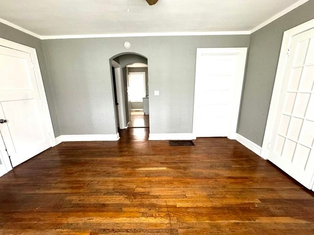 4223 Ellenwood Ave #102, Saint Louis, MO 63116