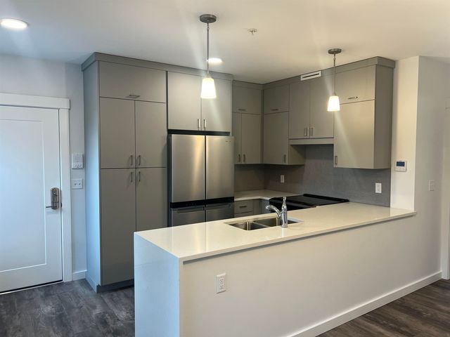106 Grove St #2A, Peterborough, NH 03458