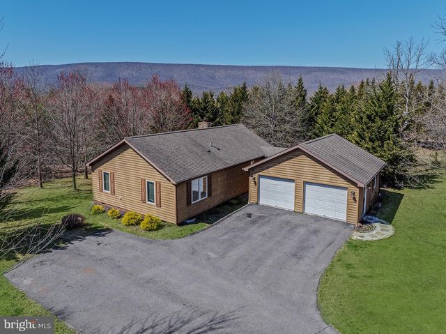 72 Medford Ln, Berkeley Springs, WV 25411