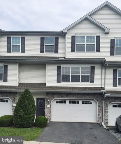 2441 Newtown Dr, Harrisburg, PA 17110