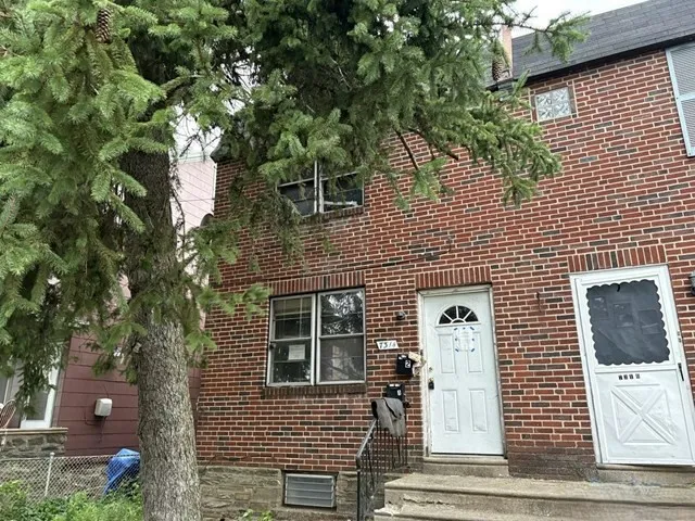7314 Montour St, Philadelphia, PA 19111