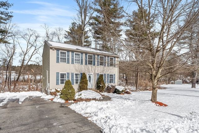5 Melvin Dr, Oxford, MA 01540
