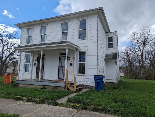 925 Clifton Ave, Springfield, OH 45505