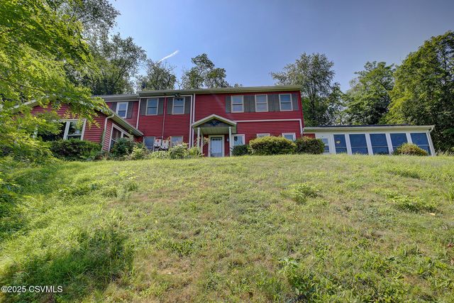 132 4th St, Herndon, PA 17830