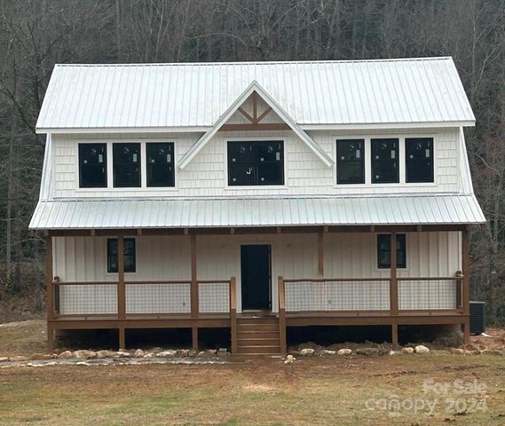 124 Light Waters Dr, Cullowhee, NC 28723