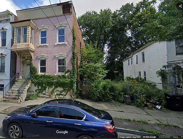 3270 6th Ave, Troy, NY 12180