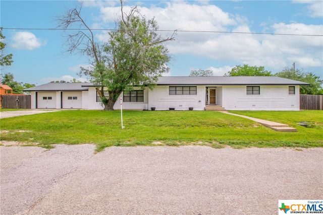 102 Stapp Ave, Florence, TX 76527