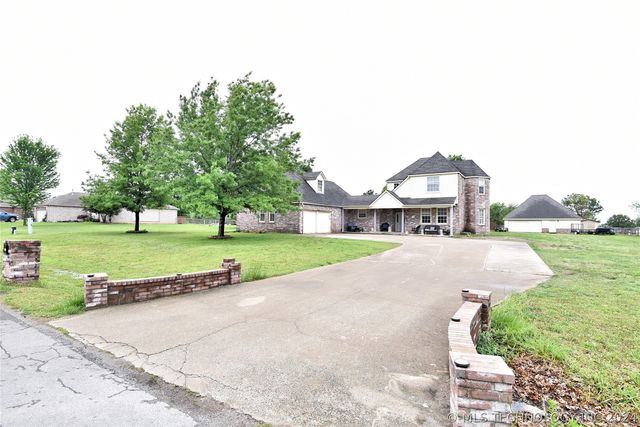 11952 N  152nd East Ave, Collinsville, OK 74021