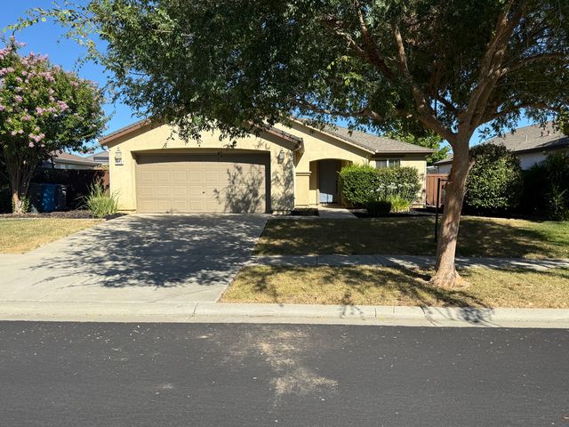 1572 Minories Dr, Plumas Lake, CA 95961