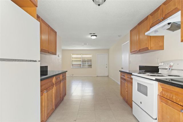 1034 NW 8th Ave #1, Fort Lauderdale, FL 33311