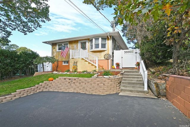 39 Patchogue Road, Sound Beach, NY 11789