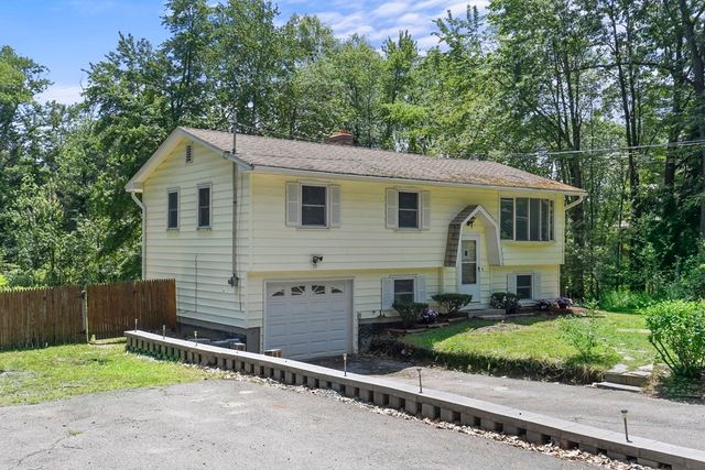 79 Day St, Leominster, MA 01453