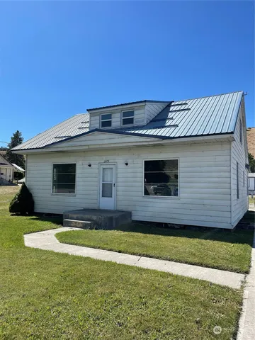 1579 2nd Ave N, Okanogan, WA 98840