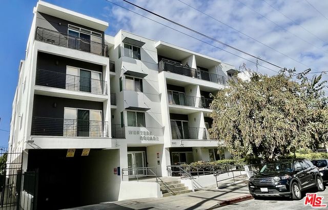3061 W  12th Pl #308, Los Angeles, CA 90006