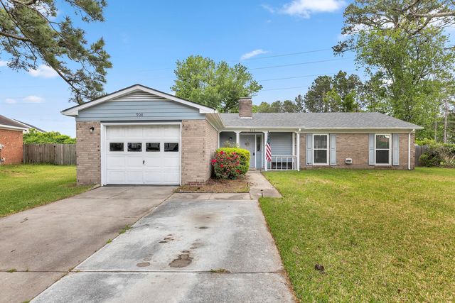 908 Winchester Rd, Jacksonville, NC 28546