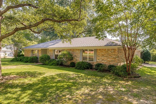 2300 Azalea Dr, Ruston, LA 71270