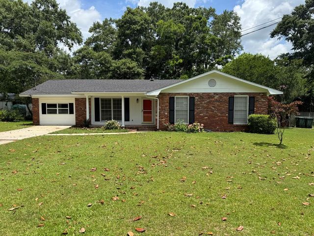 411 Kentworth Dr, Dothan, AL 36301