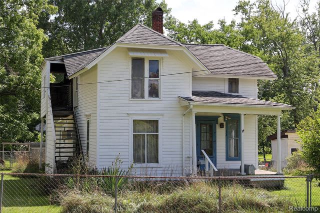 208 Baird St, Holly, MI 48442