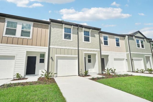 472 Colchester Ct, Moncks Corner, SC 29461