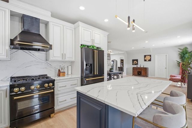36985 Walnut St, Newark, CA 94560
