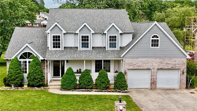 46 Shannon Dr, Hurricane, WV 25526