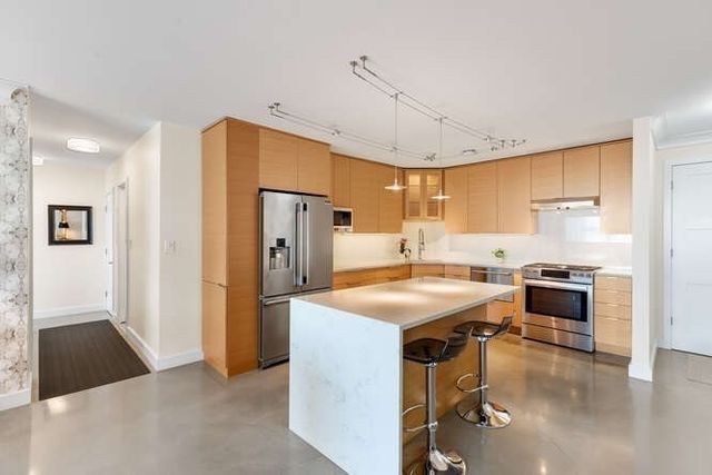 8 Whittier Pl #21E, Boston, MA 02114