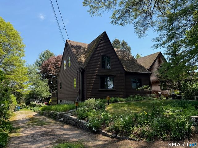 8 Ivy Road, Mystic, CT 06355
