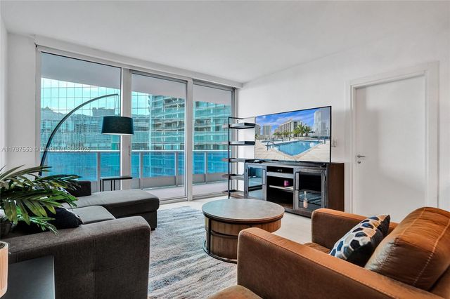 200 Biscayne Boulevard Way #3211, Miami, FL 33131