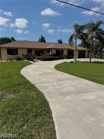 13513 Marquette Blvd, Fort Myers, FL 33905