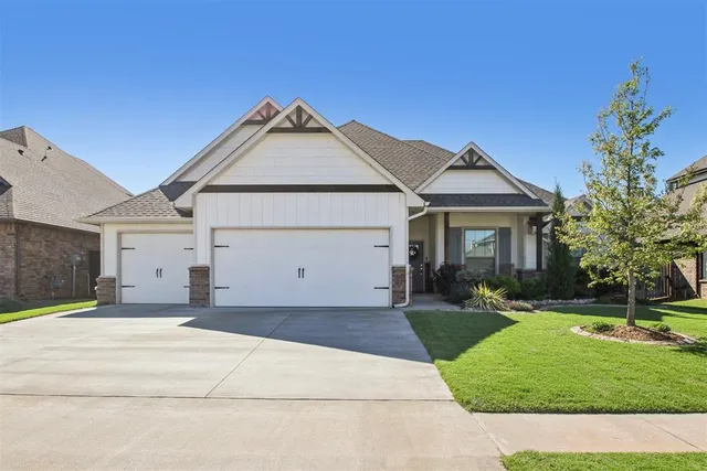805 Bison Crossing Dr, Yukon, OK 73099