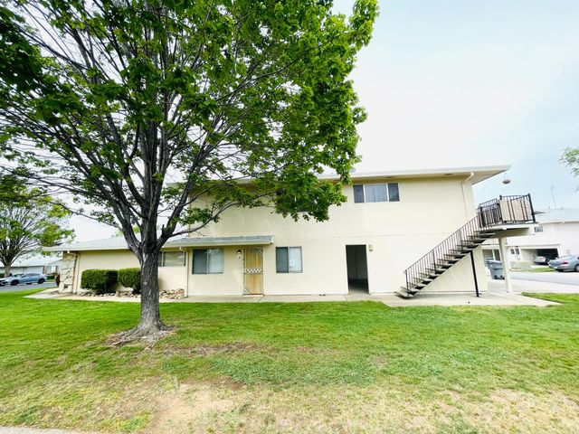 3614 Sapphire Dr #2, Auburn, CA 95602