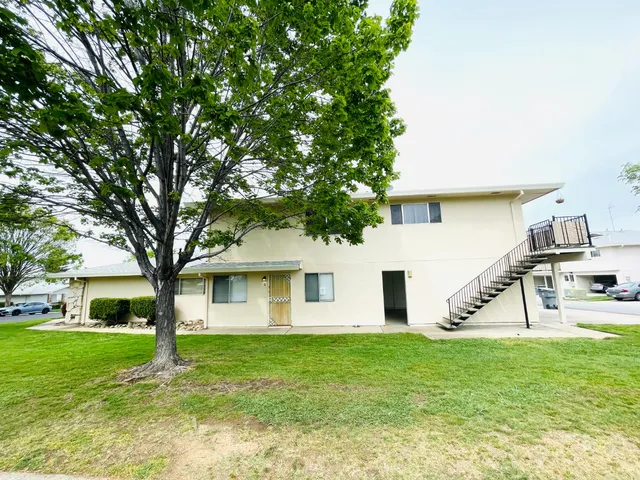 3614 Sapphire Dr #2, Auburn, CA 95602