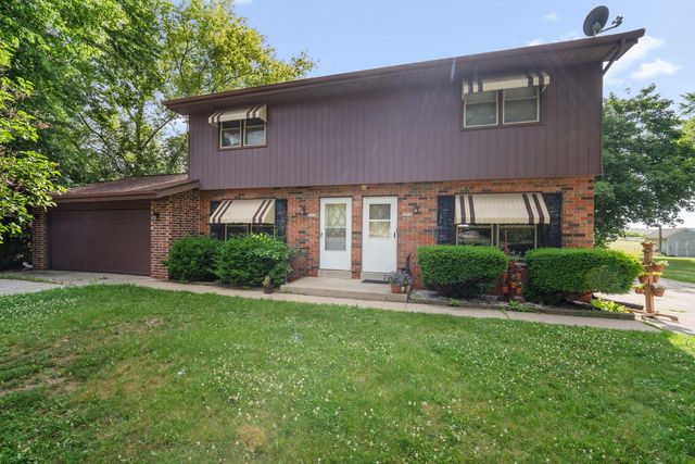 6888 Enge DRIVE, West Bend, WI 53090