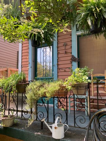 8434 Willow St, New Orleans, LA 70118