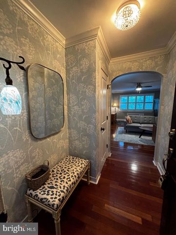 820 S  Washington St #226, Alexandria, VA 22314