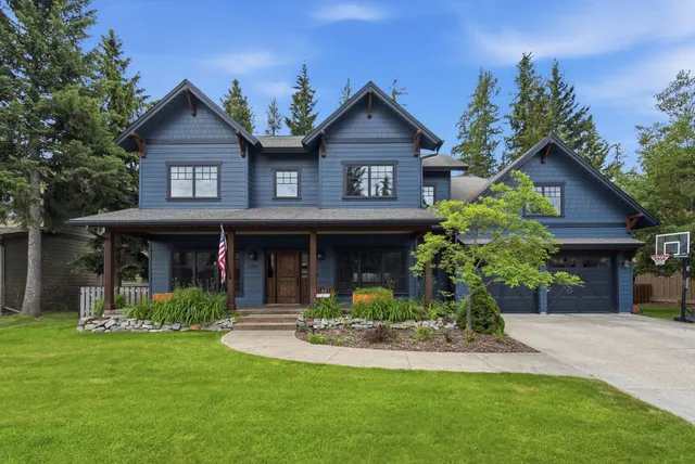 1037 Creekview Dr, Whitefish, MT 59937