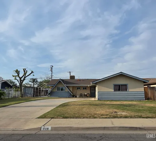 908 San Vicente Dr, Bakersfield, CA 93307