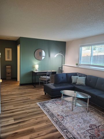 4009 San Roberto Ave #6, Anchorage, AK 99508