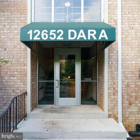12652 Dara Dr #101, Woodbridge, VA 22192