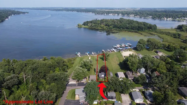 3906 Country Lane DRIVE, Delavan, WI 53115