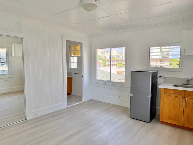 1665 Piikoi St #G, Honolulu, HI 96822