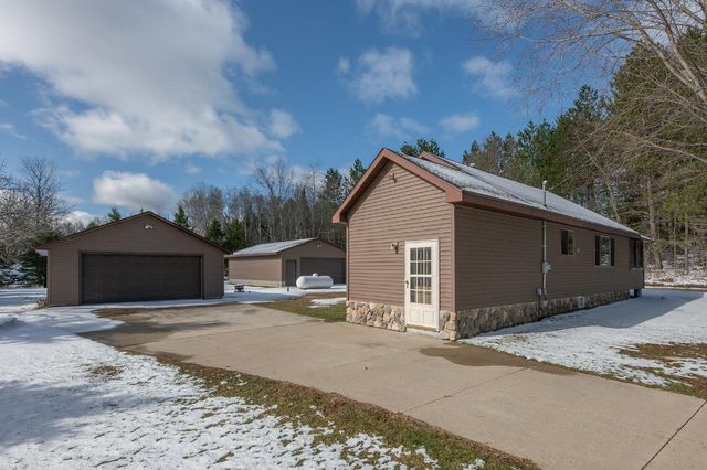 1065 Valley Ln, Armstrong Creek, WI 54103