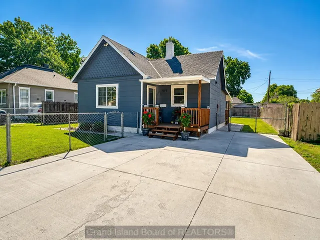 519 E  10th St, Grand Island, NE 68801