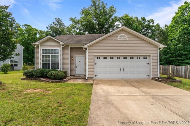 841 Golden Horseshoe Ln, Sanford, NC 27330