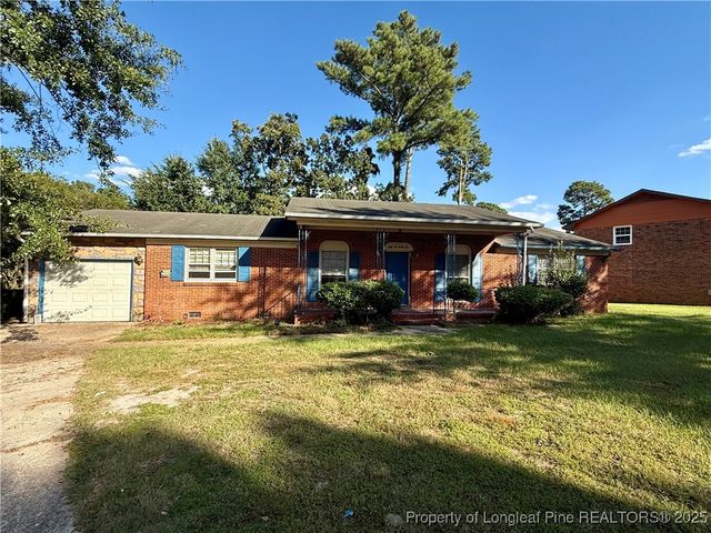 5246 Sundown Dr, Fayetteville, NC 28303